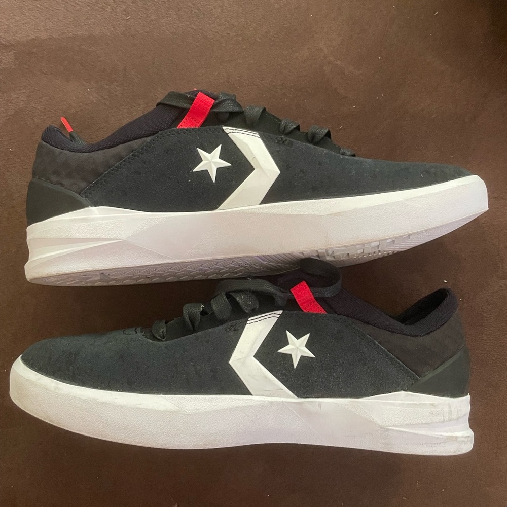 Converse leather sneakers. Mens size 9